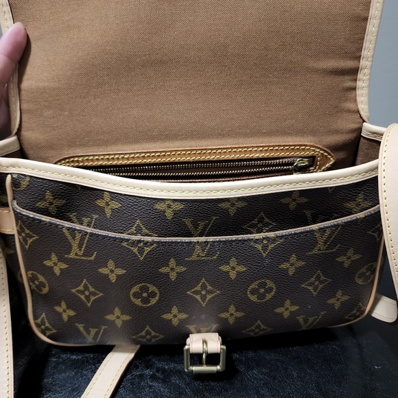 ❌️❌️SOLD❌️❌️ Louis Vuitton Sologne - Picture 13 of 16